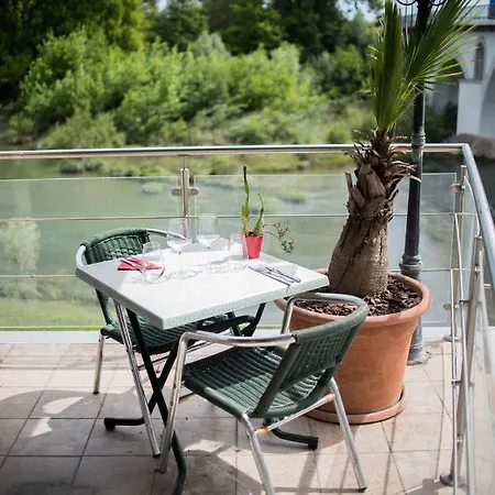Hotel Restaurant Mon 3*